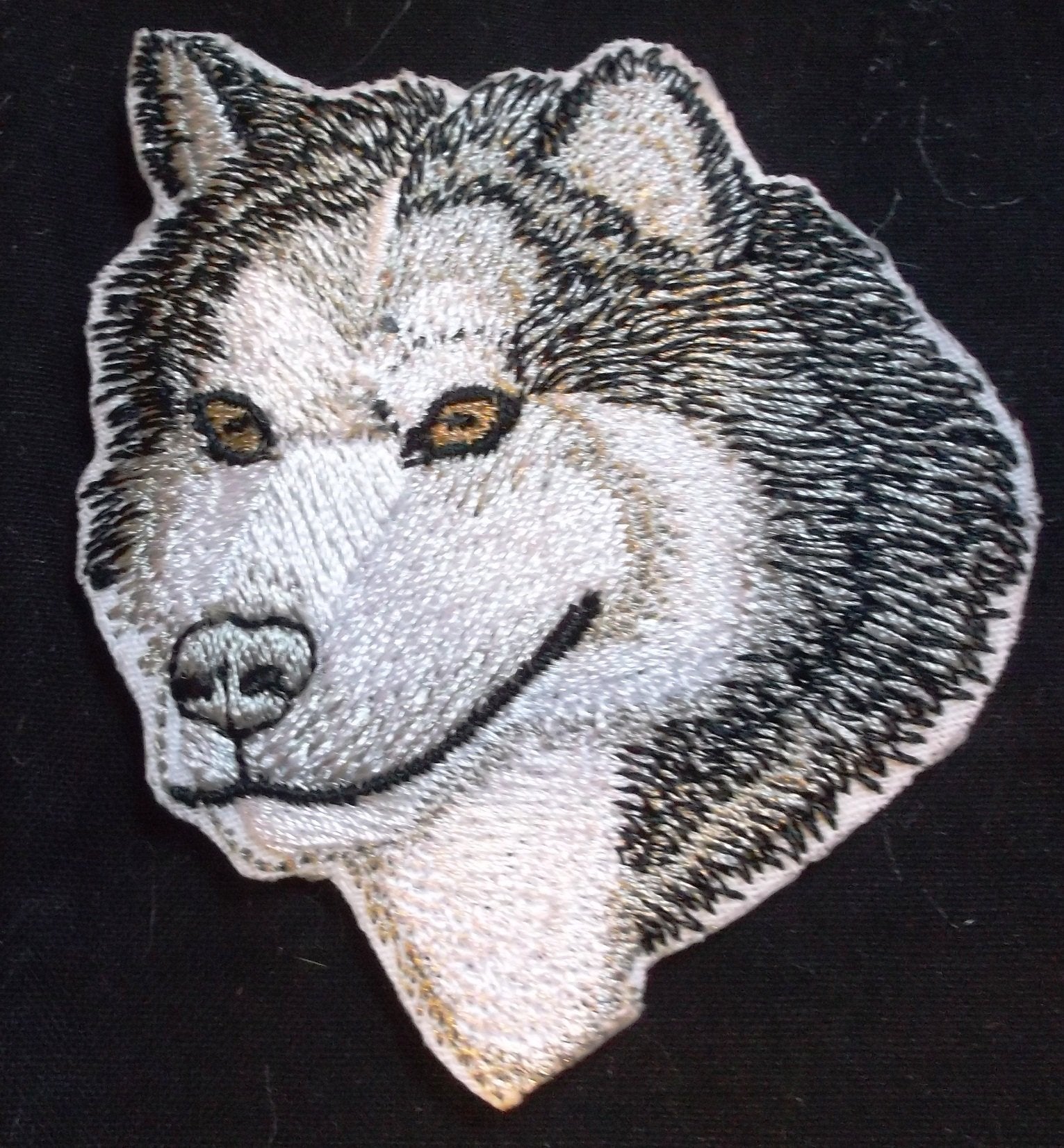 Impresionante parche bordado termoadhesivo con cara de perro Malamute de Alaska [7,6 cm x 6,35 cm] [Hecho en EE. UU.]