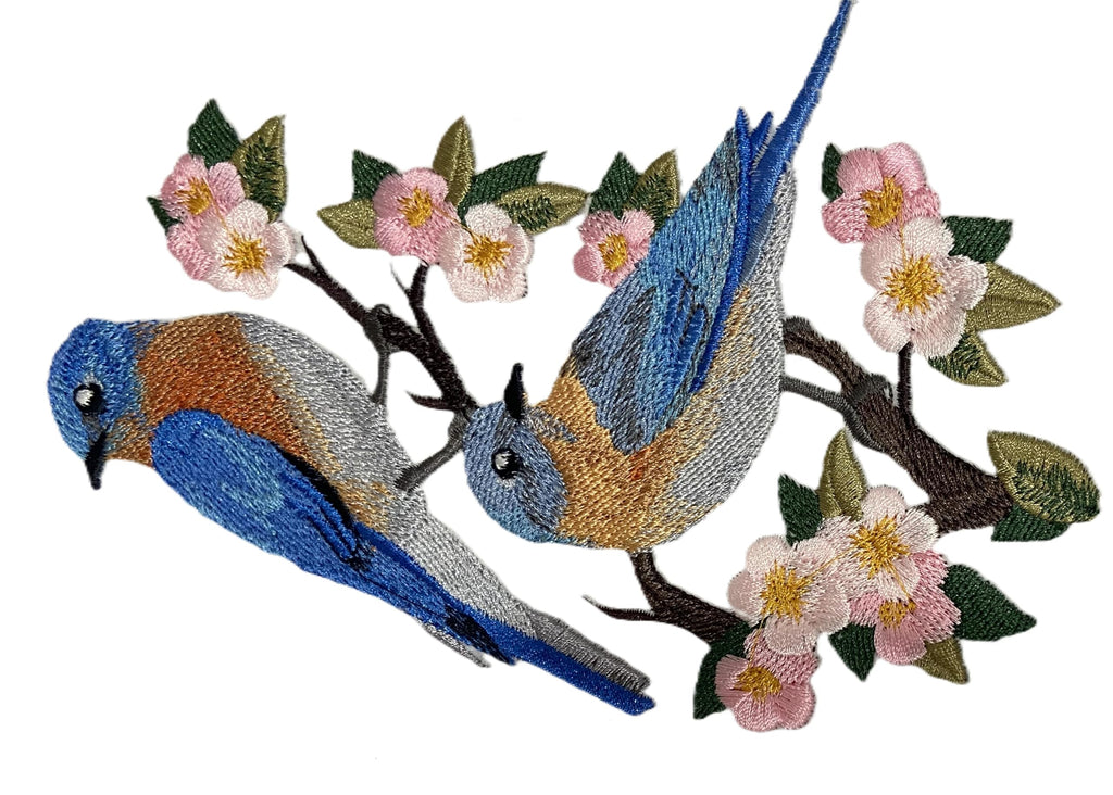 Parche bordado para planchar o coser con pájaros azules orientales y flores de Beyond Vision (11,4 x 17,3 cm)