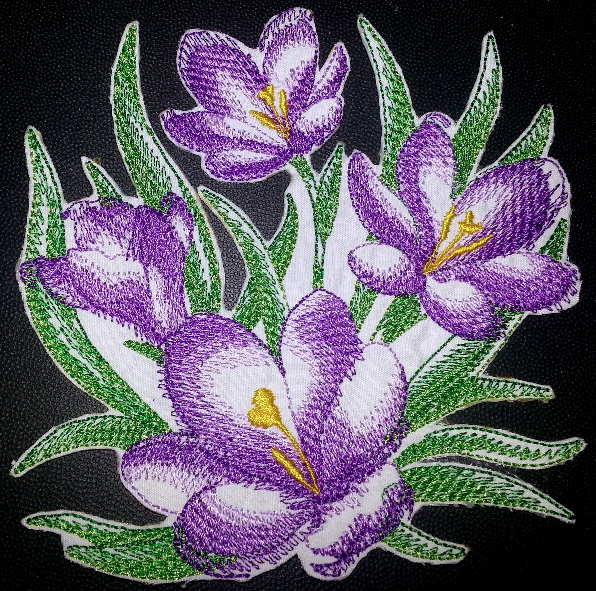 Parche bordado termoadhesivo/cosido con diseño de flores florecientes (12,3 cm x 12,3 cm) [Hecho en EE. UU.]