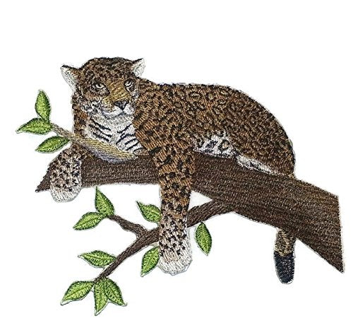 BeyondVision Naturaleza Tejida en Hilos, Reino Animal Asombroso [Retrato de Jaguar en un Árbol] [Personalizado y Único] Parche Bordado para Planchar o Coser [7.5" x 5"] [Hecho en EE. UU.]