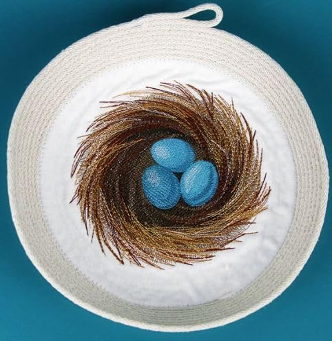 Parche bordado para planchar o coser con diseño de pájaro realista "Nido de petirrojo" de Beyond Vision [19,8 x 19,7 cm]