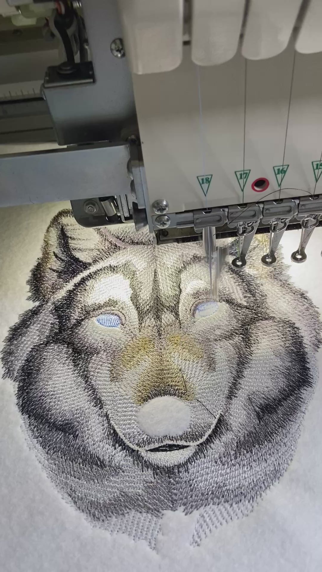 Beyond Vision Custom Animal Striking Wild Wolf Embroidery Iron On/Sew Patch [6.8" x 8.9" ]